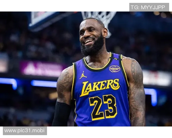 湖人105-99击败勇士，詹姆斯1战创四大NBA神迹，肯纳德首秀惊艳